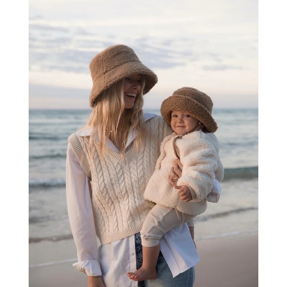 LACK OF COLOR TEDDY BUCKET HAT - CAMEL - Picture 12 of 15